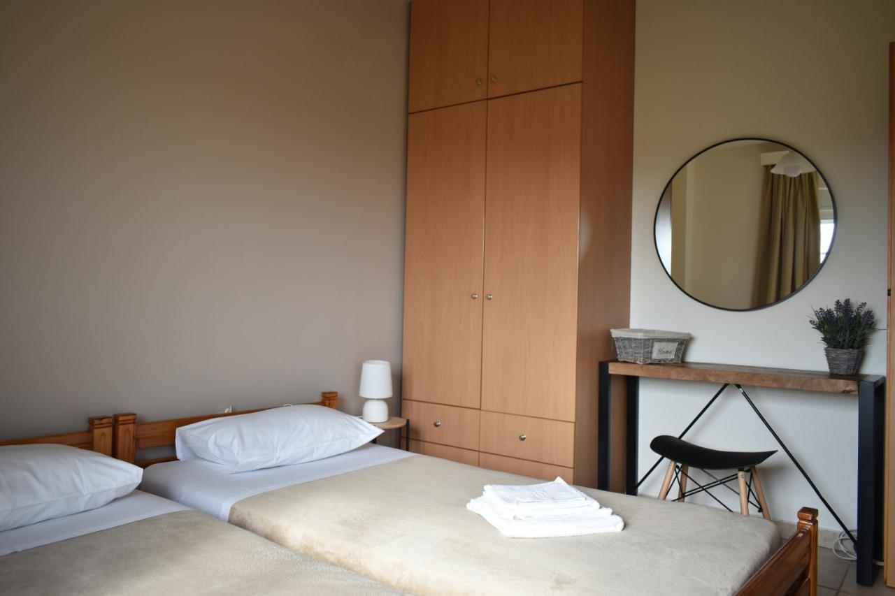 Mini Art Apartments Gerani  Bagian luar foto