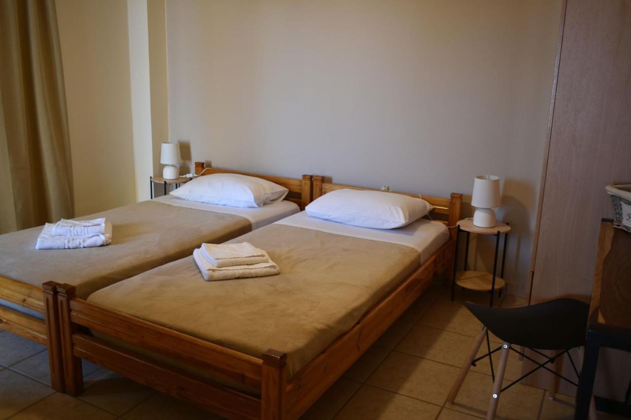 Mini Art Apartments Gerani  Bagian luar foto