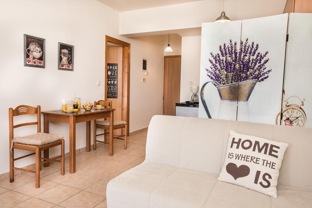 Mini Art Apartments Gerani  Bagian luar foto