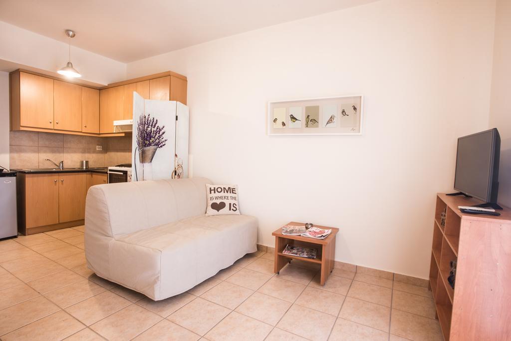 Mini Art Apartments Gerani  Bagian luar foto