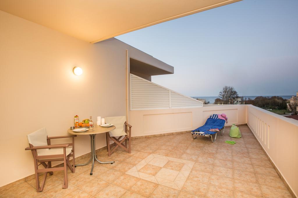 Mini Art Apartments Gerani  Bagian luar foto